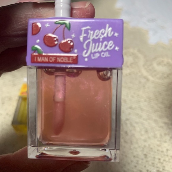 Fresh Juice 2 Bundle of Lip Oils Pineapple and Cherry Scented - Picture 3 of 3